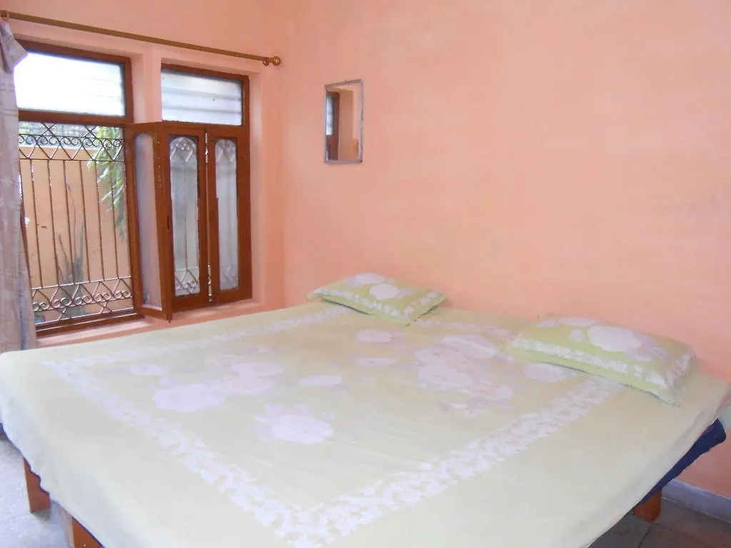 Maruti Guest House 바라나시 0*,